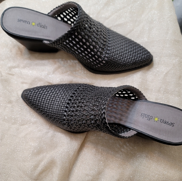 Mesh black mules with pointy toe - Picture 2 of 7